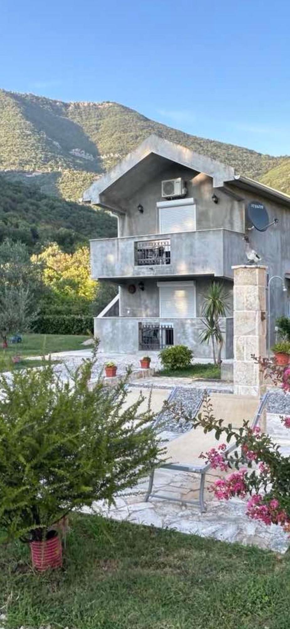 Studio Elena Tivat Exterior photo
